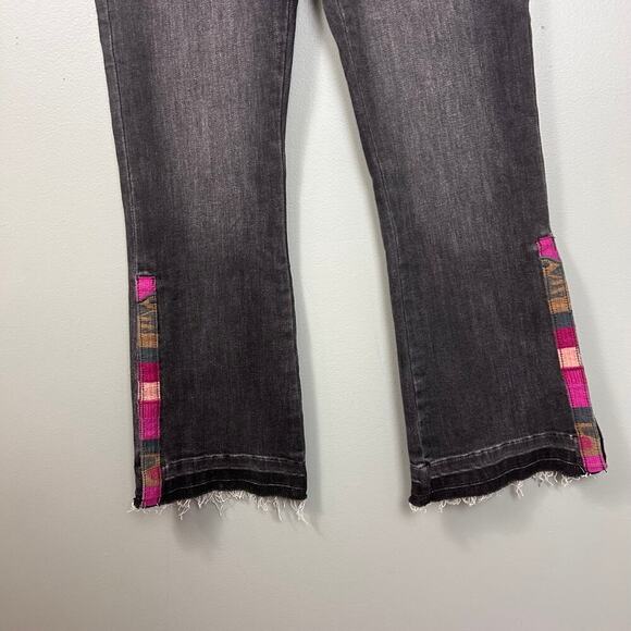 APNY Crop Flare Jean Side Hem Embroidery Mid Rise Black Dark Wash Denim size 4 - Picture 5 of 11